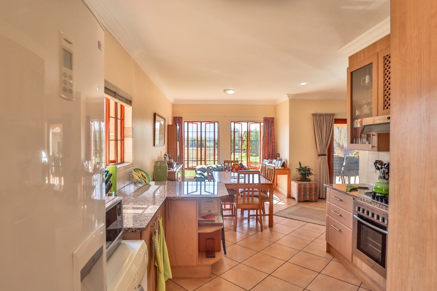 To Let 3 Bedroom Property for Rent in The Coves North West